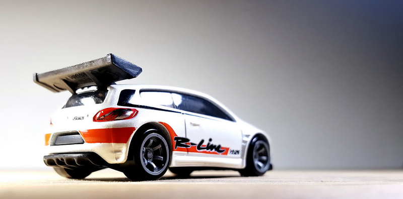 Illustration for article titled Teutonic Tuesday: A white VW